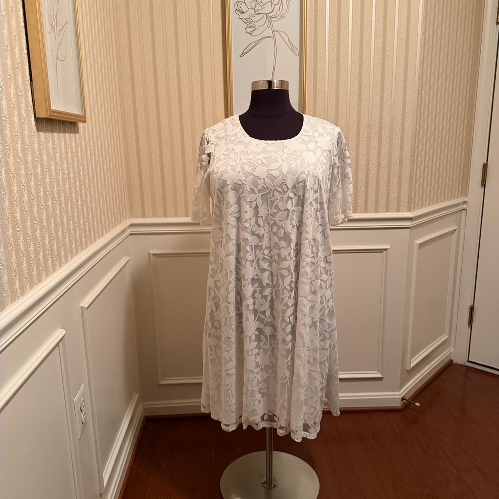Cream Floral Lace Dress - Short Sleeve Swing